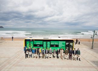 El nuevo Bus Activo Contra el Cáncer en Zarautz